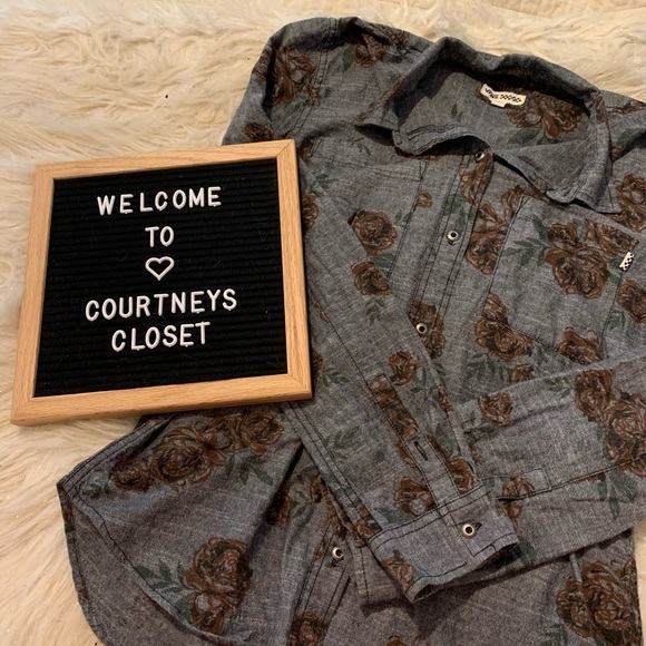 Vans Tops - Vans women button down